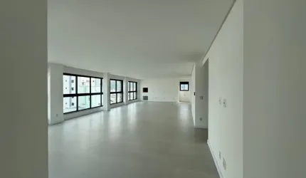 Cobertura Horizontal à venda, centro de Balneário Camboriú