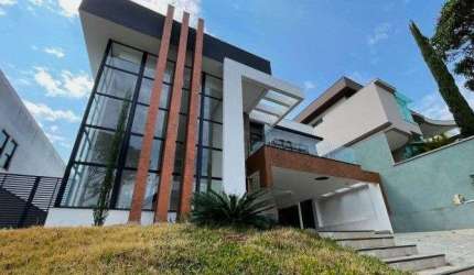 Casa de 4 quartos sendo 3 suites no Spinaville