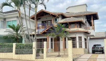 Casa com 4 quartos à venda na Avenida dos Lagos, 3709, Pedra Branca, Palhoça por R$ 1.599.000