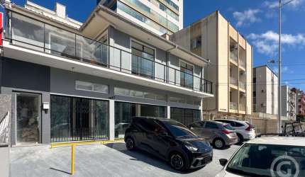 Sala comercial estratégica, no bairro Kobrasol, com ampla visibilidade