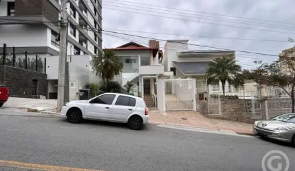 Casa comercial ampla no Centro de Florianópolis