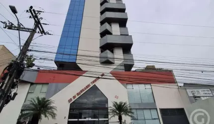 Sala comercial estrategicamente localizada no Di Bernardi Tower, em São José
