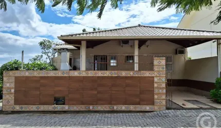 Viva momentos inesquecíveis à beira-mar em uma residência encantadora