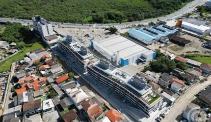 Studio semimobiliado com infraestrutura completa no bairro Saco Grande