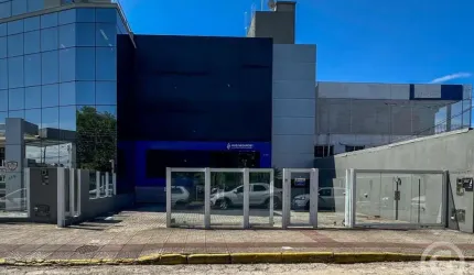Espaço comercial estratégico com ampla área em Florianópolis