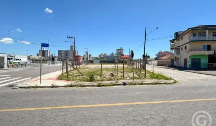 Terreno comercial estratégico na Palhoça, ideal para grandes empresários