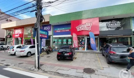 Loja comercial estrategicamente localizada em Kobrasol, São José