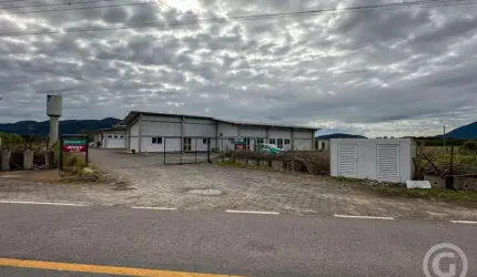 Galpão comercial ideal para expansão de negócios em Santo Amaro da Imperatriz