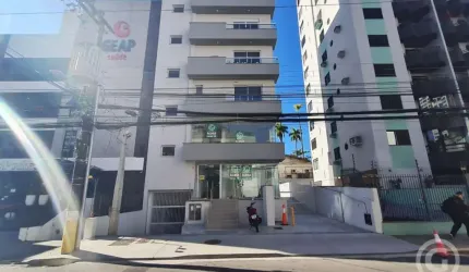 Aconchegante apartamento com duas suítes no coração de Florianópolis