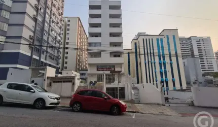 Loja comercial ampla no centro de Florianópolis, perfeita para seu negócio