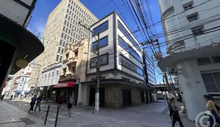 Localização estratégica: Prédio comercial para alugar no centro de Florianópolis