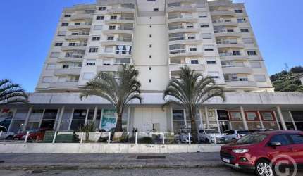 Apartamento semimobiliado com sacada e churrasqueira no Itacorubi