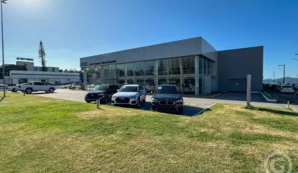 Sala comercial espaçosa e bem localizada em Florianópolis para alugar