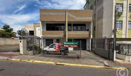Prédio comercial em Florianópolis: ideal para grandes negócios em expansão