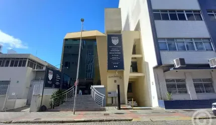 Prédio comercial semimobiliado no centro de Florianópolis: estrutura completa para o sucesso do seu negócio