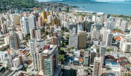Sala comercial mobiliada no Centro de Florianópolis