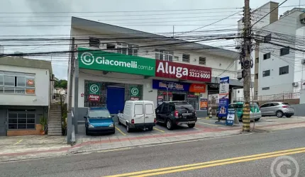 Excelente oportunidade para o seu negócio em Florianópolis: sala ampla no bairro Estreito