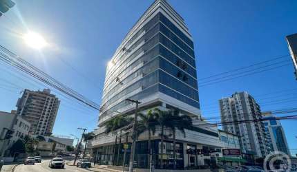 Loja comercial ampla e bem localizada no Estreito, Florianópolis