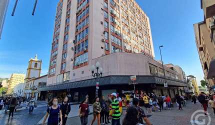 Sala comercial no Centro de Florianópolis: sua empresa no lugar certo