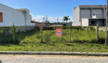 Terreno à venda na Rua Serena, 800, Itacolomi, Balneário Piçarras por R$ 360.000