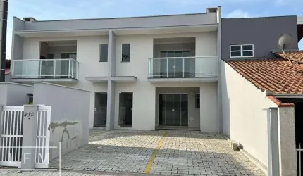 LINDO APARTAMENTO PRÓXIMO DA PRAIA - 300 MTS