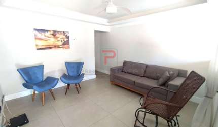 Casa de rua COM 4 QUARTOS + DCE a 800M DO MAR!
