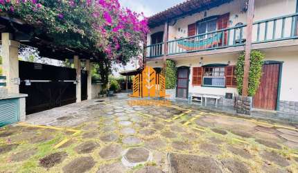 Casa em condomínio duplex geminada no Peró cabo frio