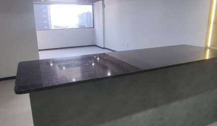 Apartamento reformado com 2 quartos + DCE