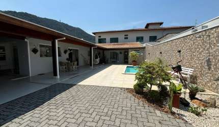 Casa 4 dormitórios - Centro - Caraguatatuba -SP