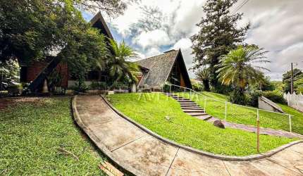 Casa com 4 quartos à venda na Júlio Estrela Moreira, --, Canaã, Londrina por R$ 2.200.000