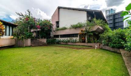 Casa com 4 quartos para alugar na Bento Munhoz da Rocha Neto, --, Jardim do Lago, Londrina por R$ 35.000