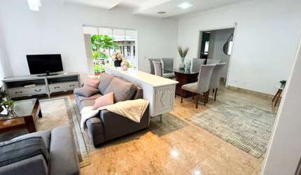 Casa com 4 quartos à venda na Mario Cecarelli, --, Parque Residencial Alcântara, Londrina por R$ 3.000.000