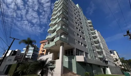 Apartamento com vista deslumbrante da Praia de Caiobá.