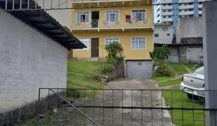 Amplo apartamento de 110m² com 3 Dormitórios em Barreiros – São José