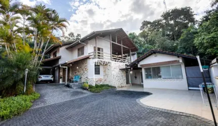 Casa com 4 quartos à venda na Almir Blank, 330, Centro, Pomerode, 375 m2 por R$ 1.290.000