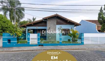 Casa com 3 quartos para alugar em Água Verde, Blumenau , 160 m2 por R$ 3.800