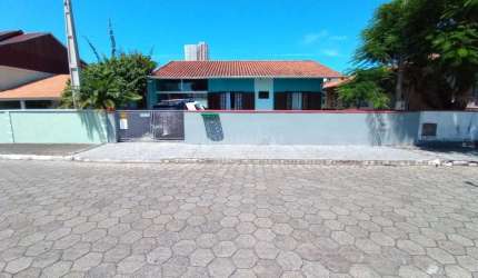 Casa com 2 quartos à venda na Rua Bernardina Taváres, 218, Centro, Penha, 100 m2 por R$ 680.000
