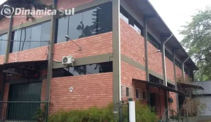 Barracão / Galpão / Depósito com 12 salas para alugar no Velha, Blumenau , 1750 m2 por R$ 25.000