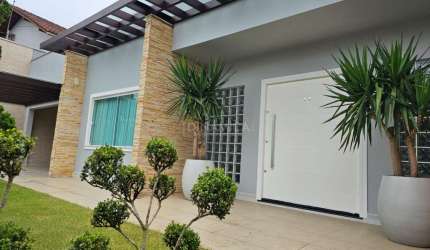 Casa com 3 quartos à venda na Rua Andrino Fermino Serpa, 183, Vorstadt, Blumenau, 233 m2 por R$ 1.490.000