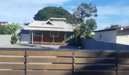 Casa de praia mobiliada com piscina