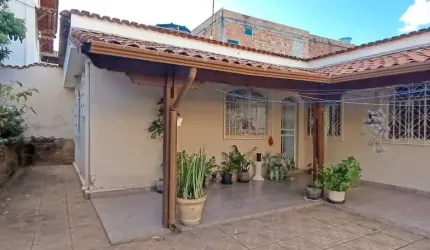 Casa para Locação em Belo Horizonte, Jardim Guanabara, 2 dormitórios, 1 banheiro, 2 vagas