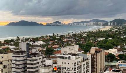 Apartamento de padrao com 2 dormitorios em Guaruja