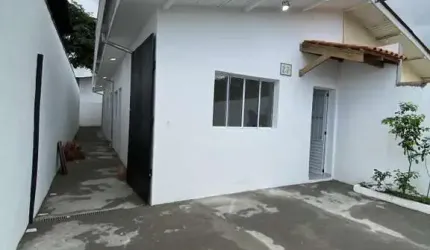 Casa para Venda em Caraguatatuba, Ipiranga, 2 dormitórios, 1 suíte, 1 banheiro, 2 vagas