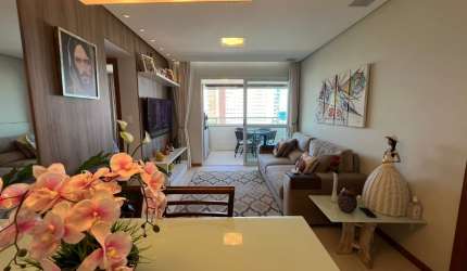 Apartamento Armação reformado, 2 suítes , nascente