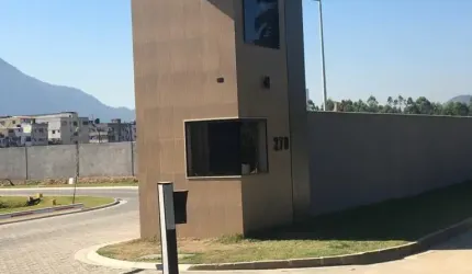 Lindo lote a venda de esquina ( LEGALIZADO ) no Recreio Dos Bandeirantes no Condomínio Villa Blanca 2 no Recreio dos Bandeirantes , Condomínio Clube com um belo lazer para a sua família !