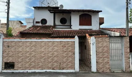 Ótima casa duplex independente