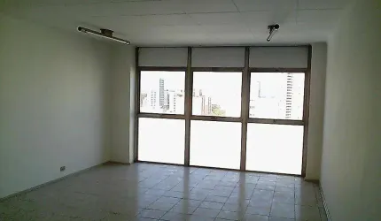 Sala comercial para locação ou venda, Jardim São Dimas 36m² 1 vaga. Desocupada