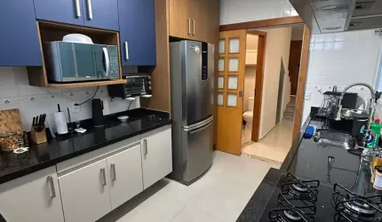 Linda casa em condomínio com 142m² - 3 Quartos - 2 suítes - 2 vagas - em V. Moínho Velho - São Paulo - SP.