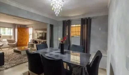 Lindo sobrado a venda 3 Dorms 1 suíte 220m² - 5 vagas - em bairro Utinga - Santo André - SP.