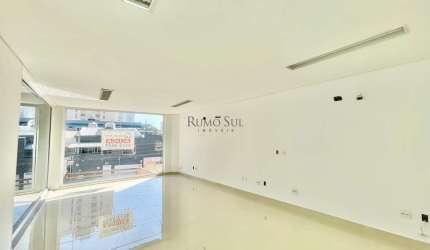 Sala comercial com 1 sala para alugar na Rua Frei Canísio, 108, Santo Amaro, São Paulo por R$ 3.000